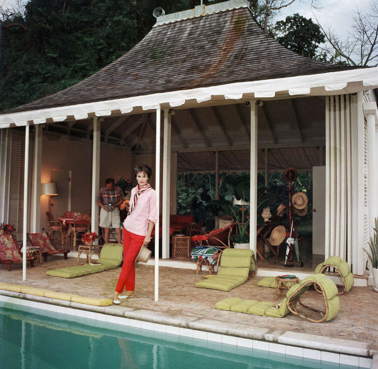 Slim Aarons Color Photograph - Family Snapper: Babe Paley and William Paley at their cottage in Round Hill