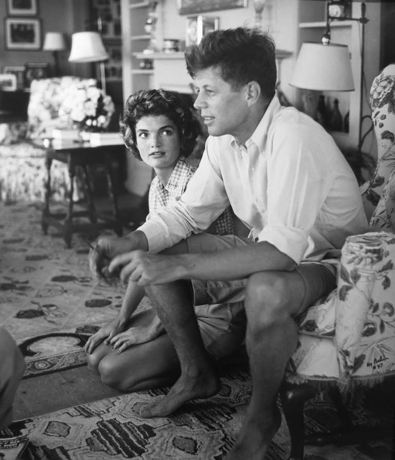 Hy Peskin - John F. Kennedy and Jackie Kennedy, Hyannis Port, circa 1953  For Sale at 1stDibs | jackie kennedy sheet metal, jackie kennedy feet,  jackie o feet