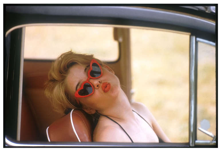 Color Photograph de Bert Stern - Sue Lyon como "Lolita"