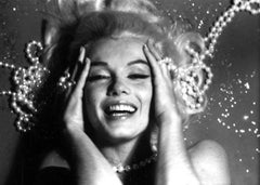 Marilyn Monroe: From The Last Sitting Ⓡ (Pearls)