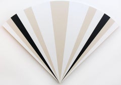 Fan with 1231212121321 - alternating black & white sequence in art deco style