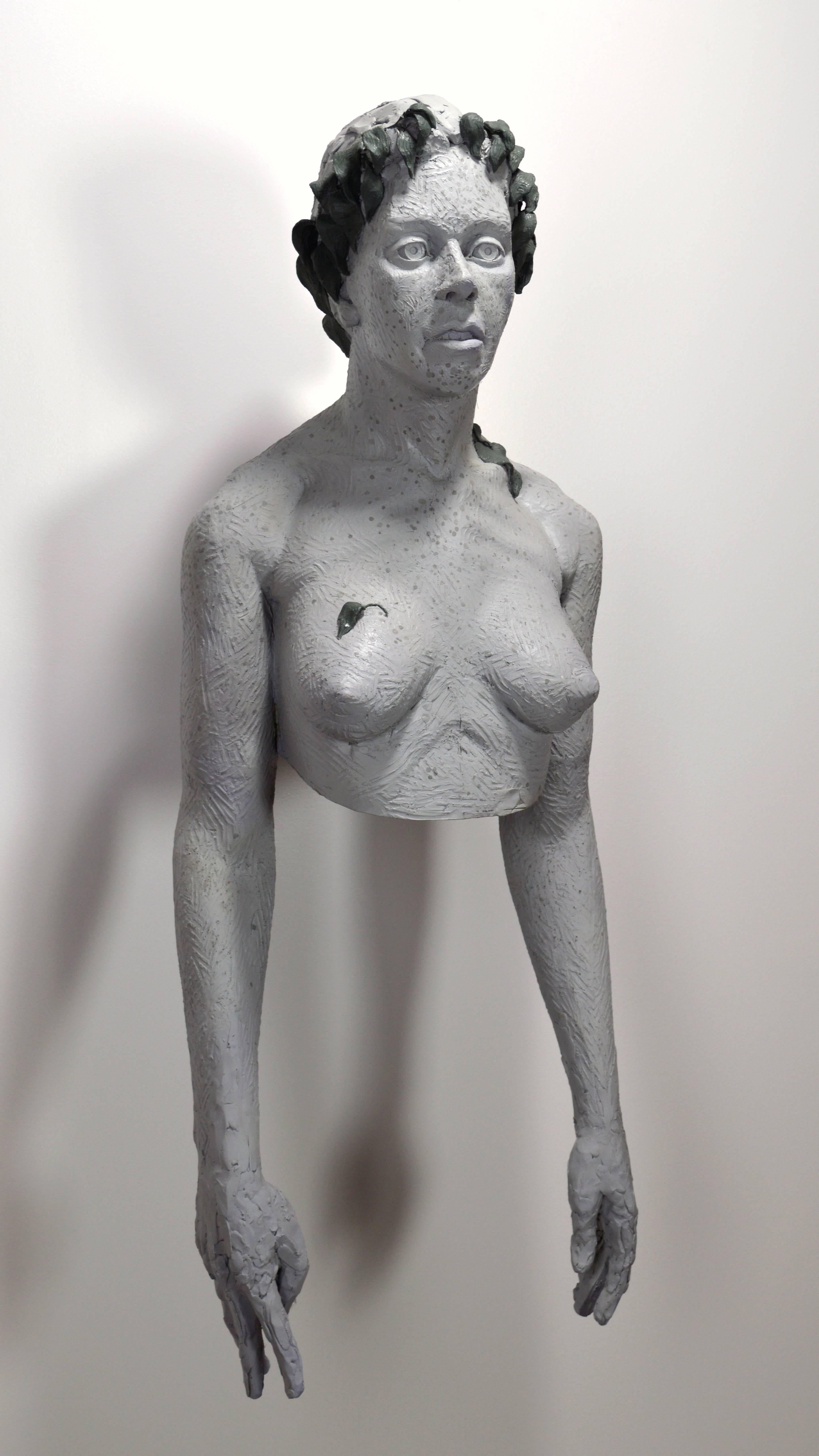 Ausgefallene lebensgroße Wandskulptur eines nackten weiblichen Torsos und Kopfes. Diese Skulptur ist Teil seiner Serie 