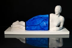 An Impression in Blue - scultura figurativa, femminile, polimero, gesso, da tavolo