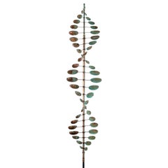 Bean Pole XL – Windkinetische Skulptur aus Kupfer und Stahl