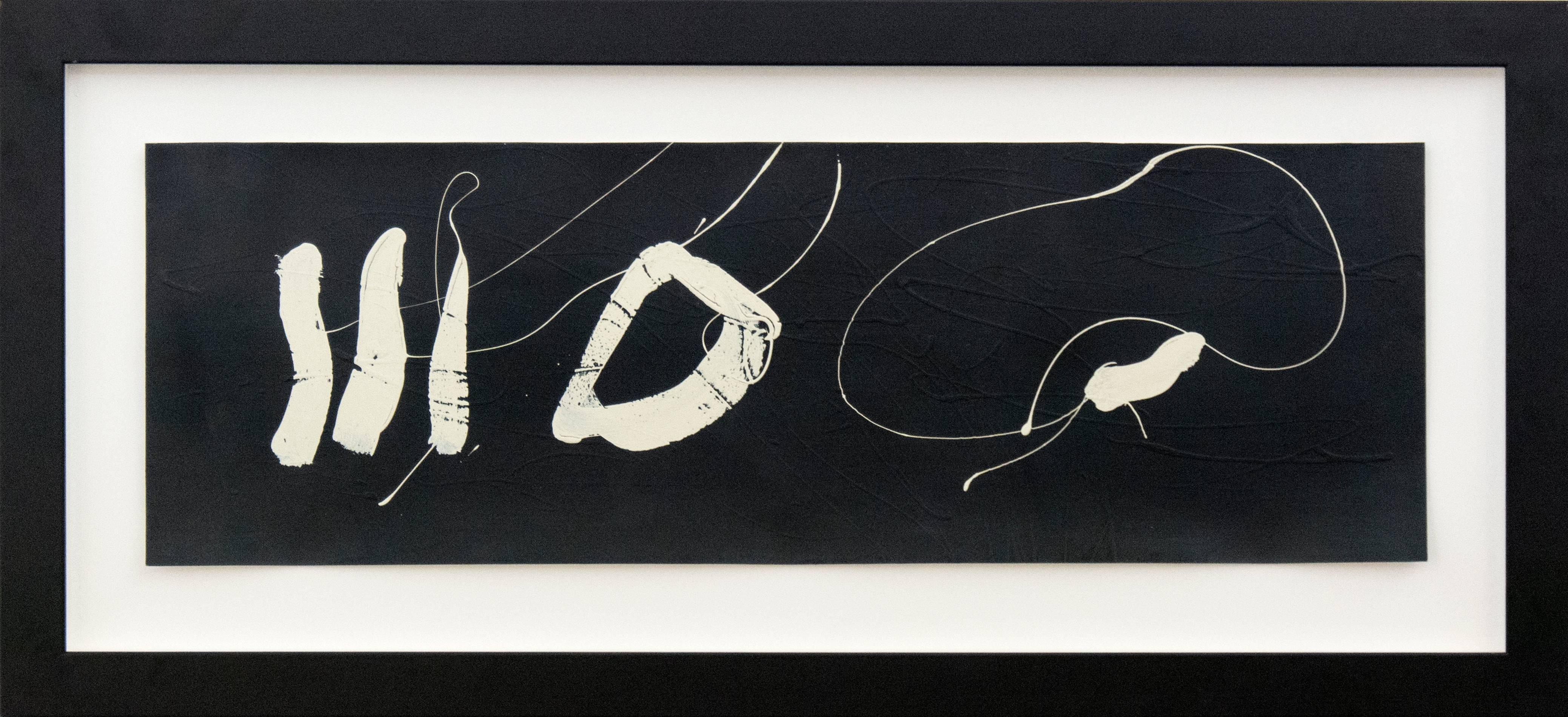 Sumi-e Nr. 04 – Schwarz-Weiß, minimalistisch, gestisch, abstraktes Acryl auf Papier (Abstrakt), Painting, von Lynne Fernie