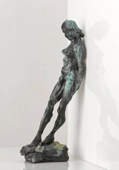 Sculpture XXXII 4/8 - nude, leaning female, bronze figure, patinated statuette