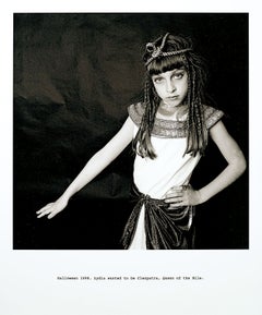 Lydia nei panni di Cleopatra, Halloween 1998, stampa figurativa autografata 20 x 24