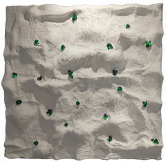 Éruel «Matris Terra» – 210 x 210 x 15 cm. Relieve escultórico en un muro de hormigón