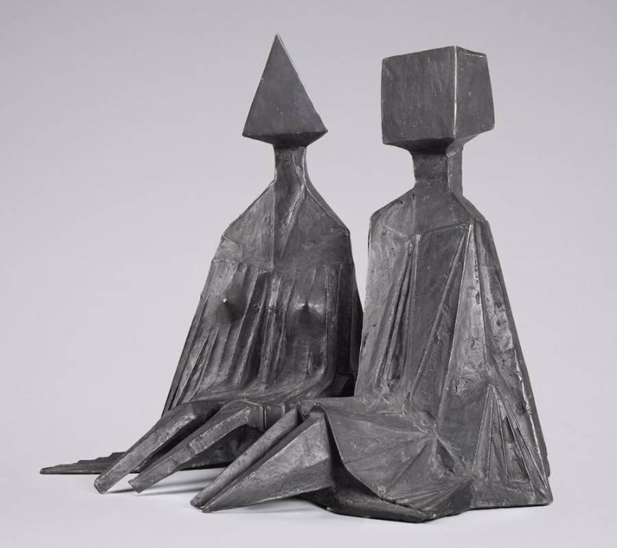 Pair of Sitting Figures I - Sculpture by Lynn Chadwick