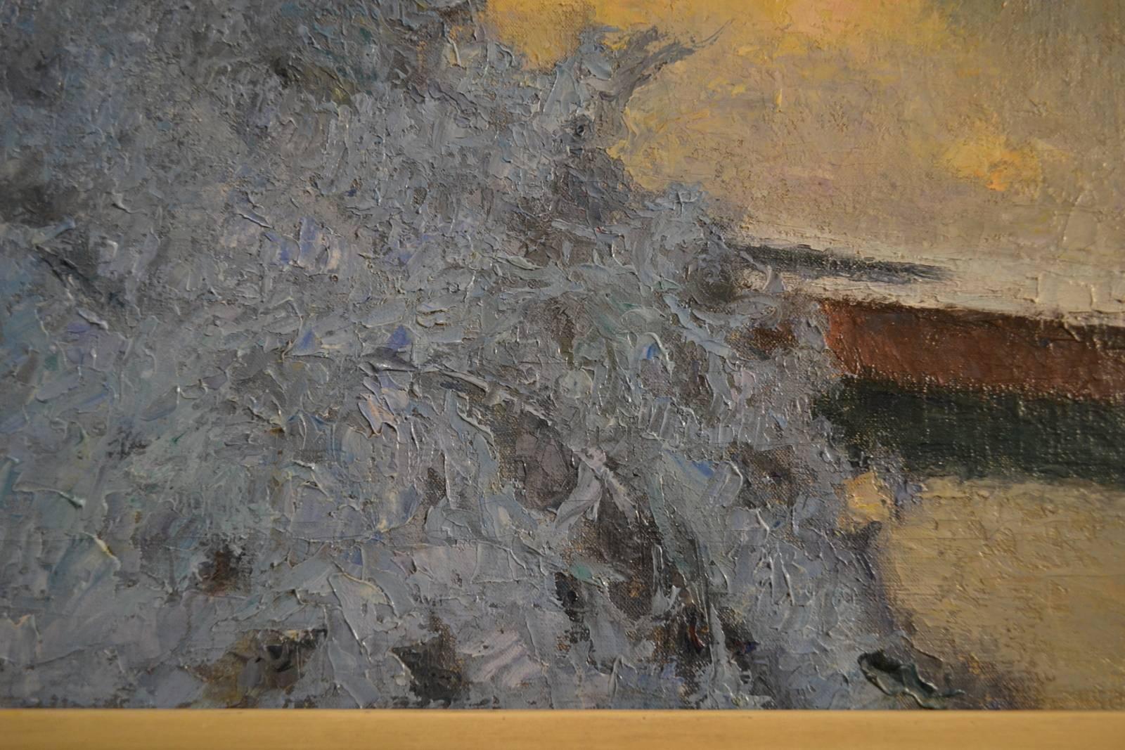 Vertikale impressionistische Bootsszene. Schnee bedeckt sanft die Bäume und ein Boot im morgendlichen Dunst in Frankreich.  Originaler vergoldeter Rahmen/Leinwand im Format 32 x 23

Raymond Thibesart wurde am 2. Mai 1874 in Troyes, Frankreich, als
