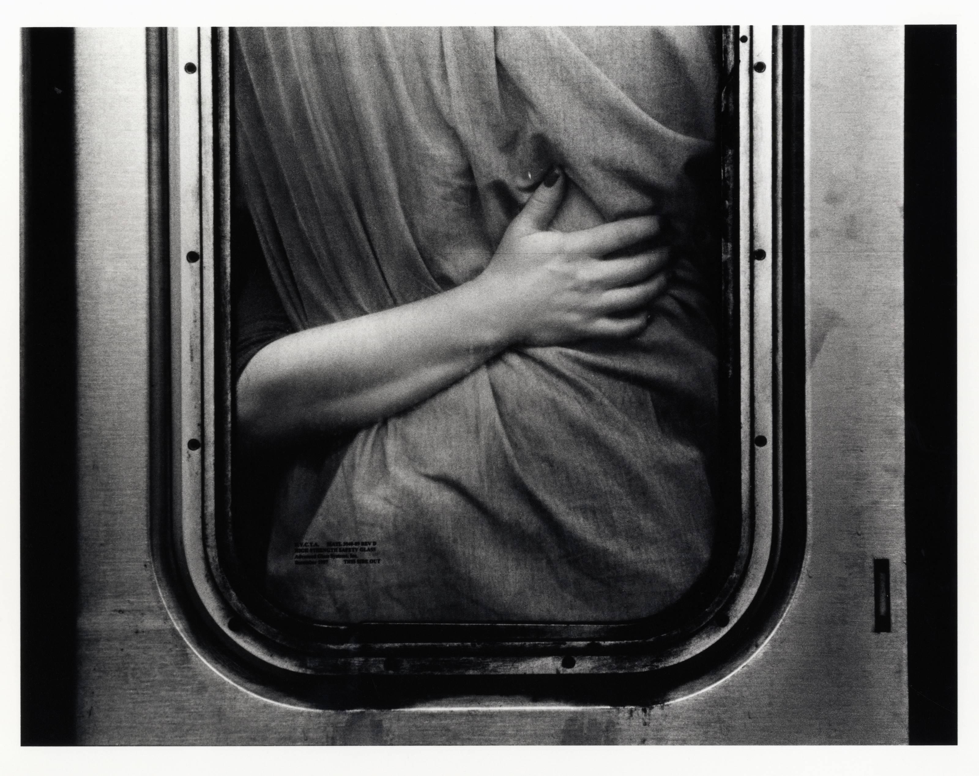 Kazuo Sumida Black and White Photograph – West 28th Street (aus der Serie A Story of the New York  Subway)