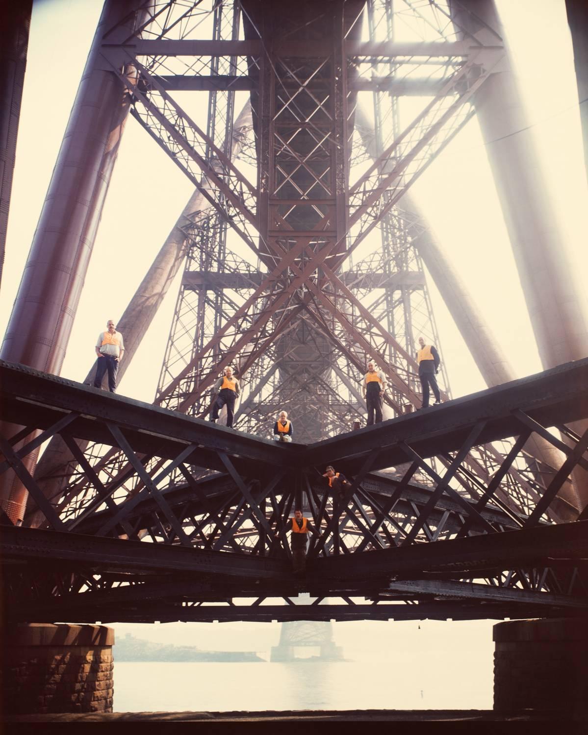 Neal Slavin Color Photograph – Gemälde der Forth Rail Bridge, Firth of Forth, Schottland