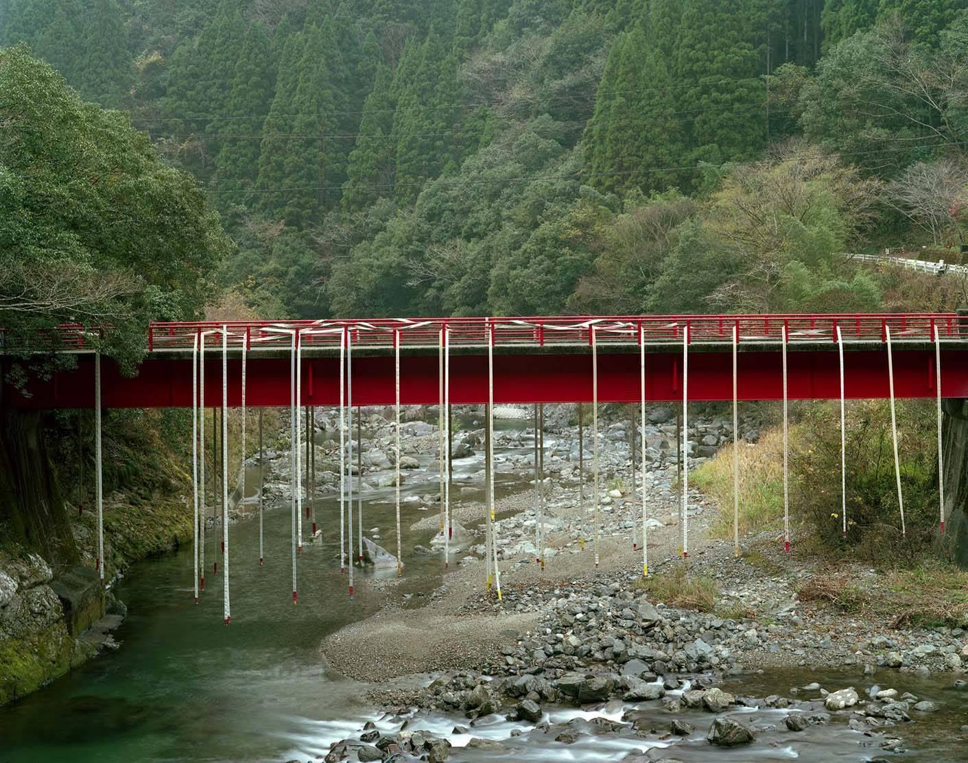 Color Photograph Toshio Shibata - Village de Shiiba, préfecture de Miyazaki (C-2687)