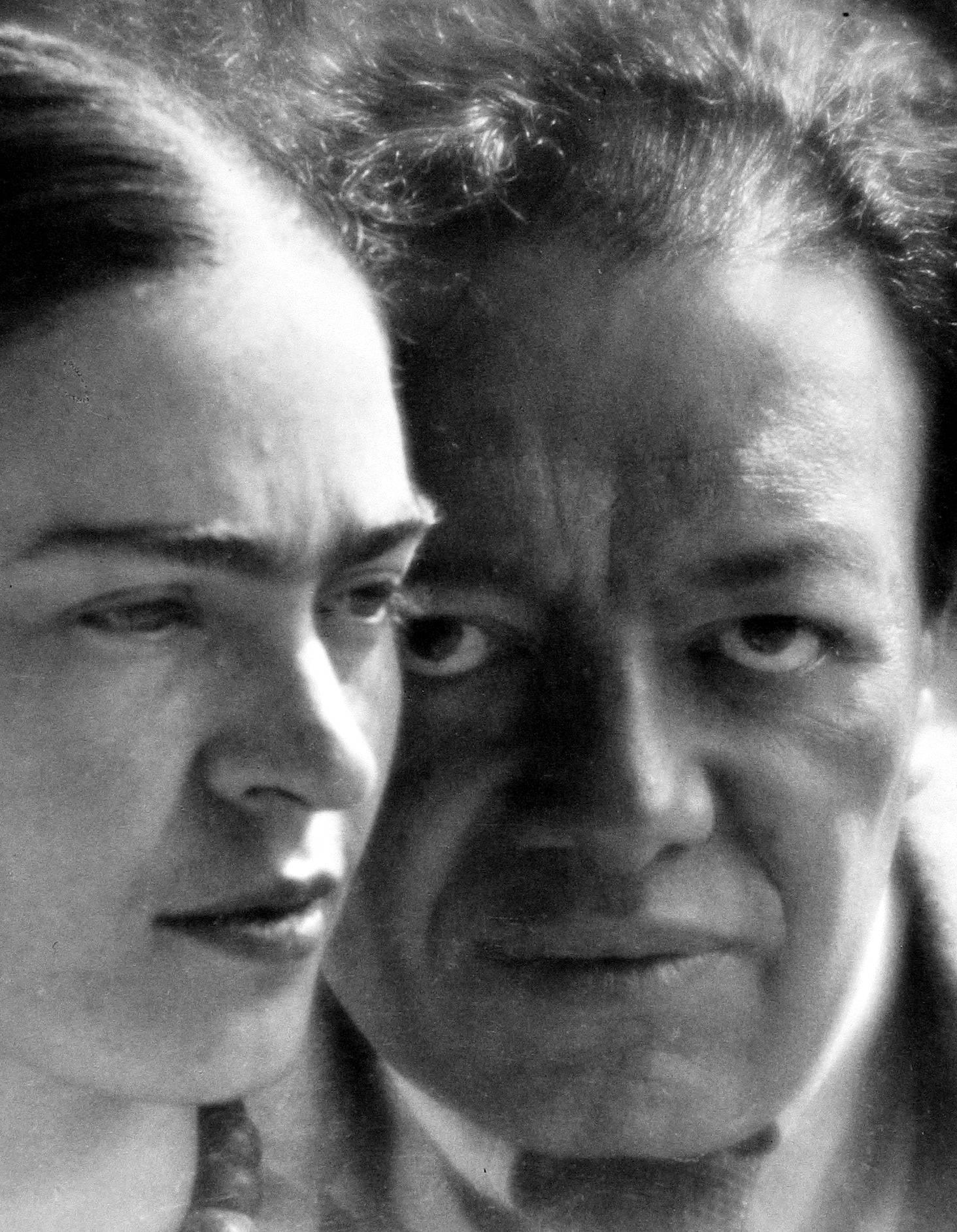 Martin Munkacsi Portrait Photograph - Frida Kahlo and Diego Rivera, Mexico