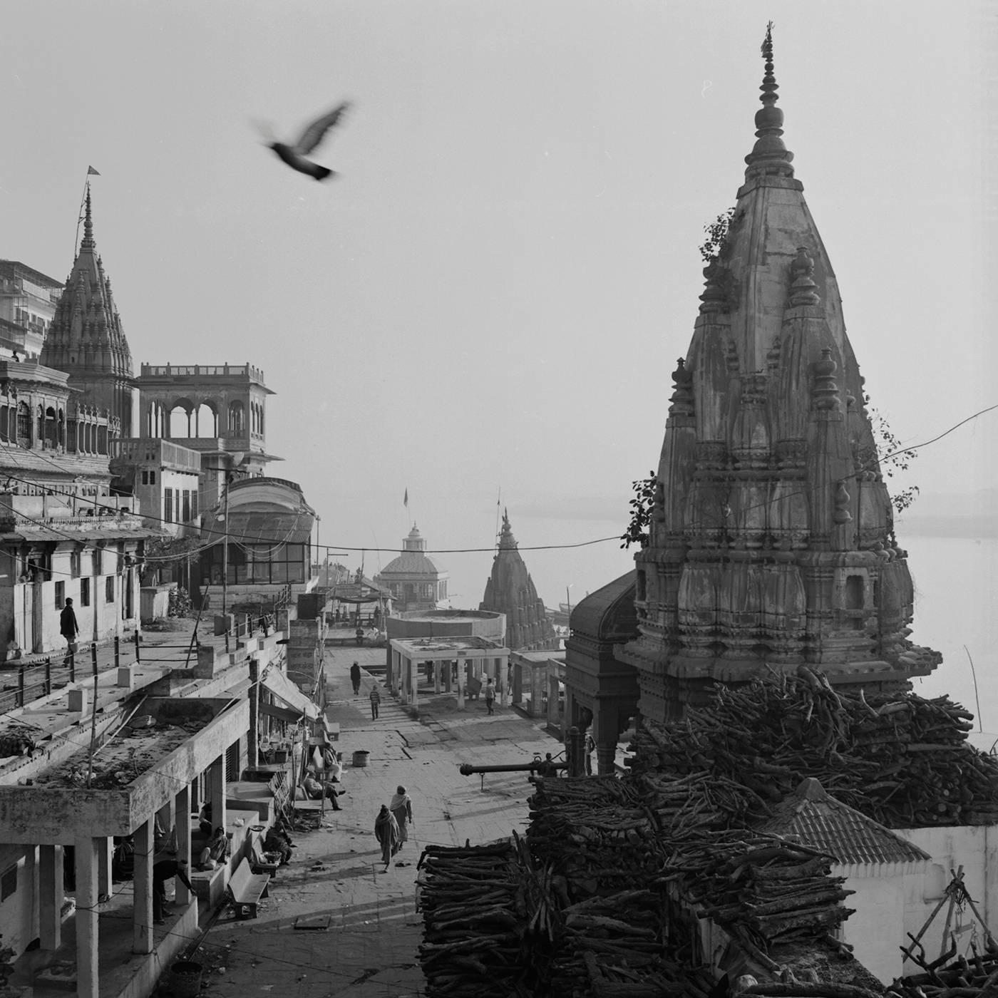 Kenro Izu Black and White Photograph - Eternal Light 412 #12, Varanasi, India