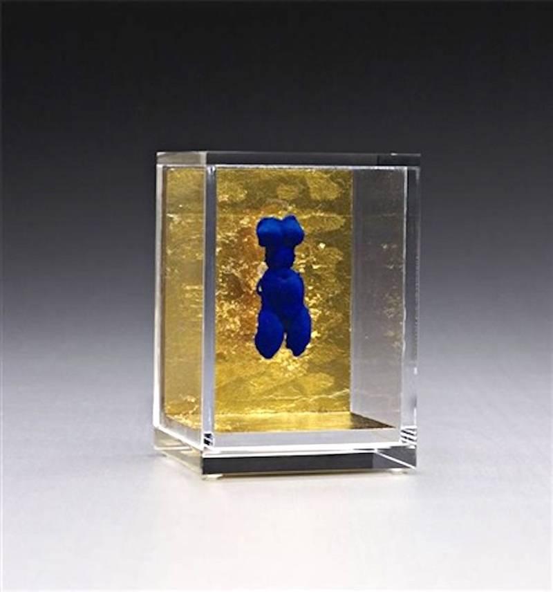 Yves Klein Figurative Sculpture - Petite Vénus Bleue