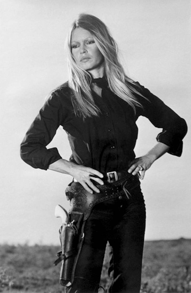 Terry O'Neill Portrait Photograph - Brigitte Bardot In Les Petroleuses