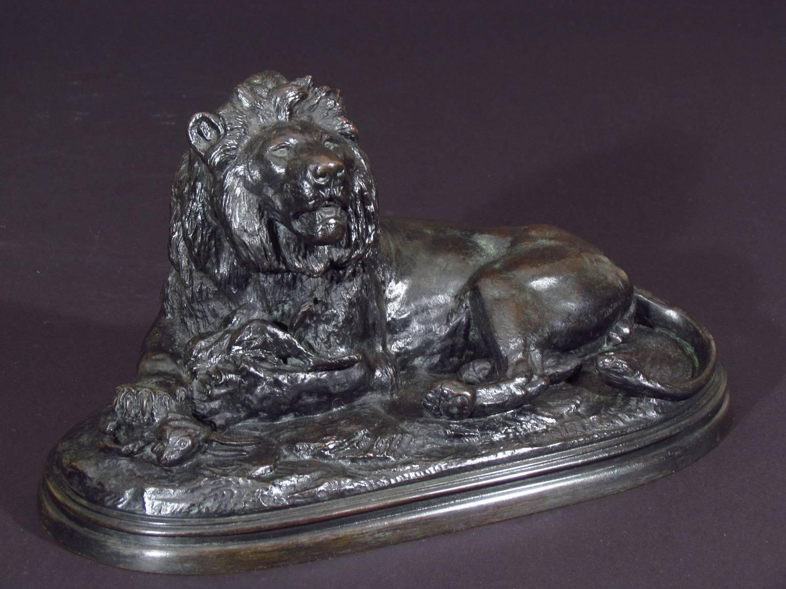 Lion et Lièvre - Sculpture de Paul Edouard Delabriere