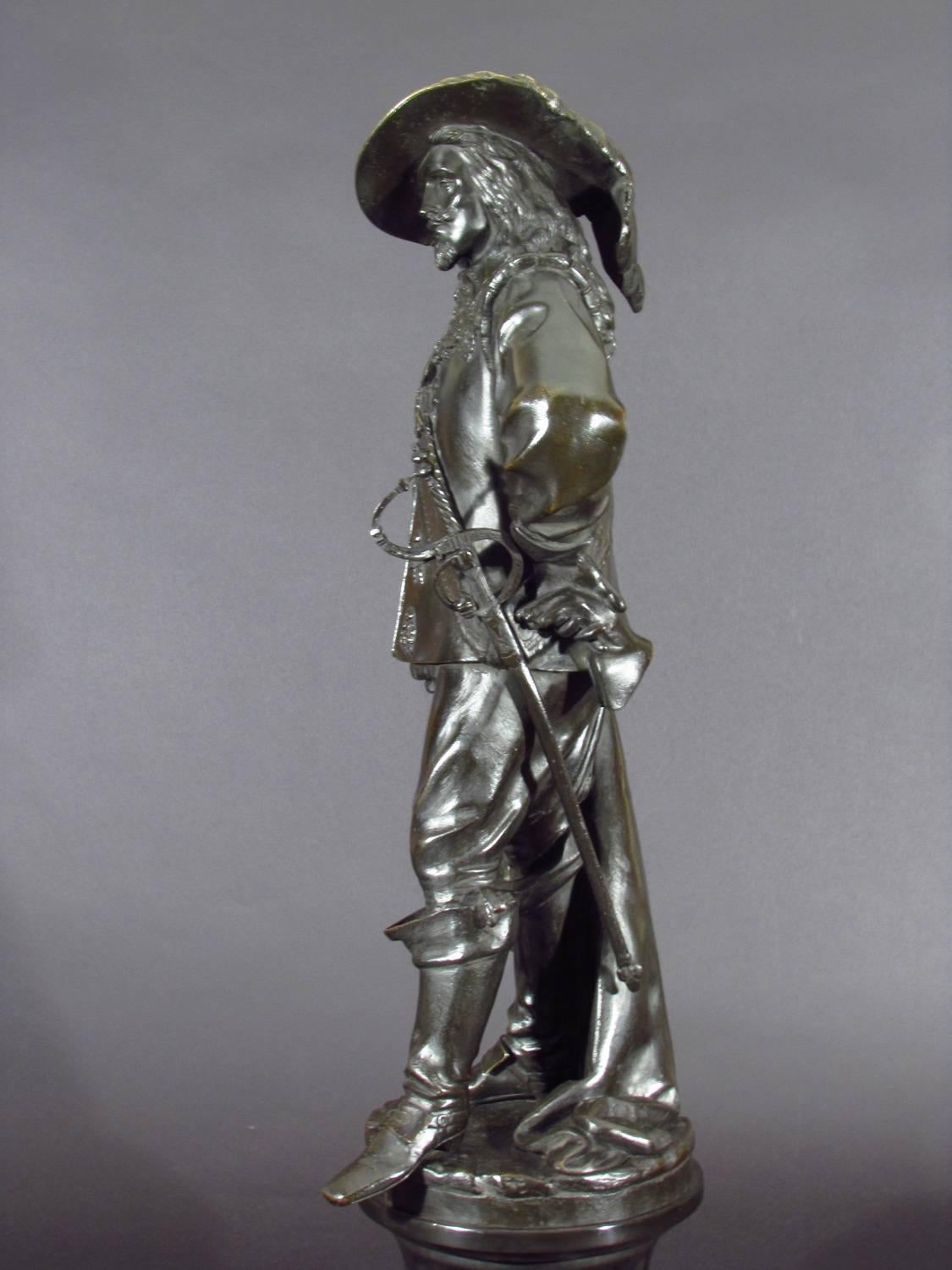 Charles I+I   et Oliver Cromwell - Or Figurative Sculpture par Albert-Ernest Carrier-Belleuse
