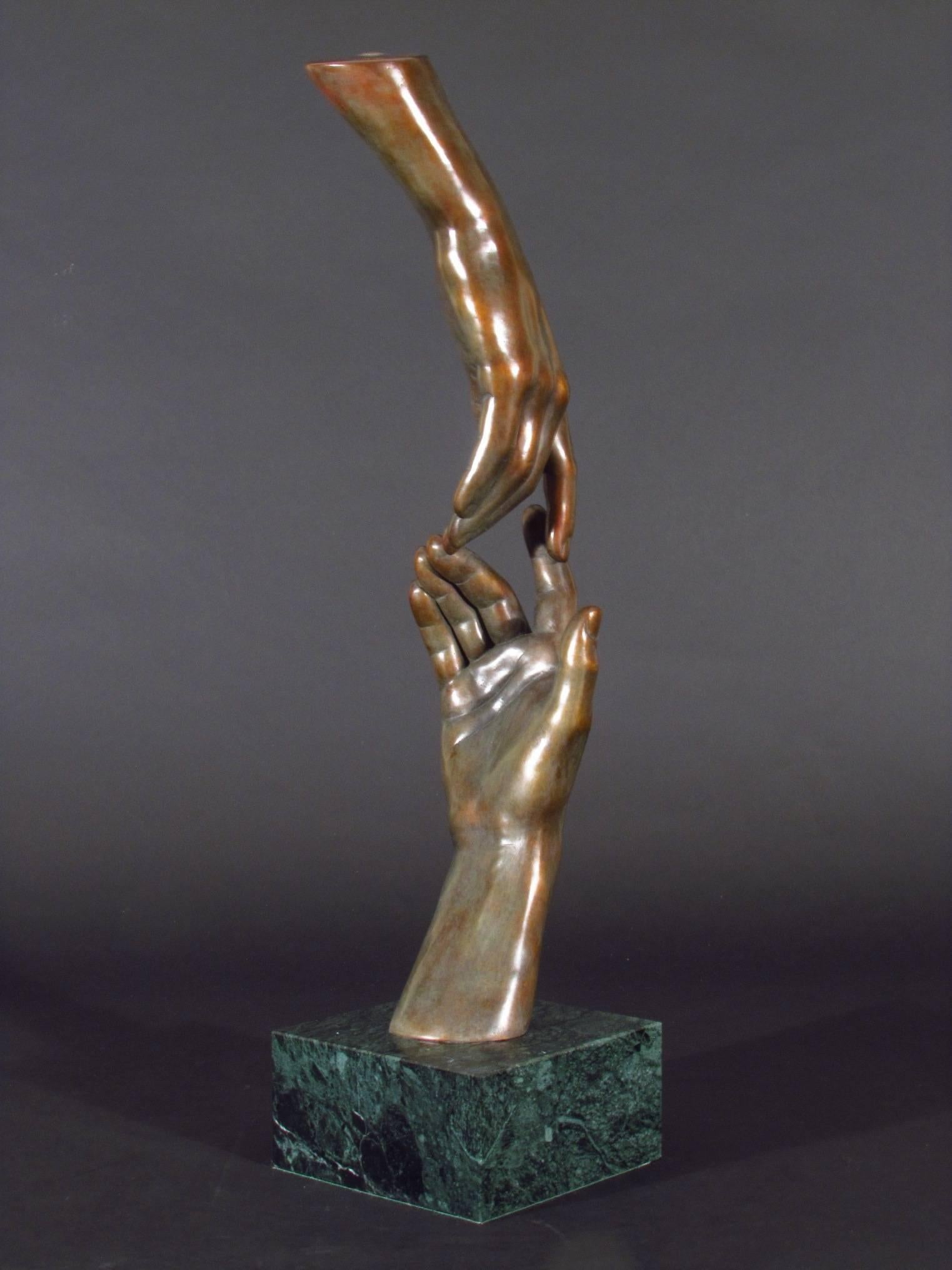 Limited edition contemporary bronze sculpture by Margot Homan

Bronze hands on green Italian marble base.

 Numbered Artist's proof  11 of 1V

Signed: M Homan

 Mariani Art Foundry Seal, Tuscany, Italy