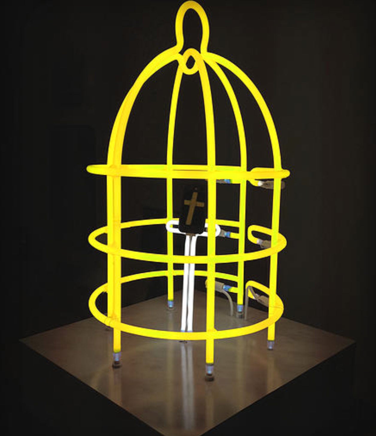 Esmeralda Kosmatopoulos Figurative Sculpture – Mon Beau Miroir