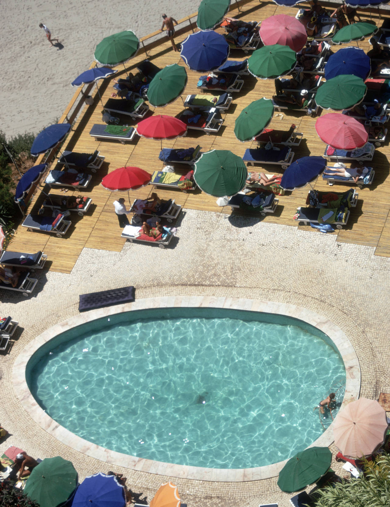 Slim Aarons Figurative Photograph - Pool At Carvoeiro (Aarons Estate Edition)