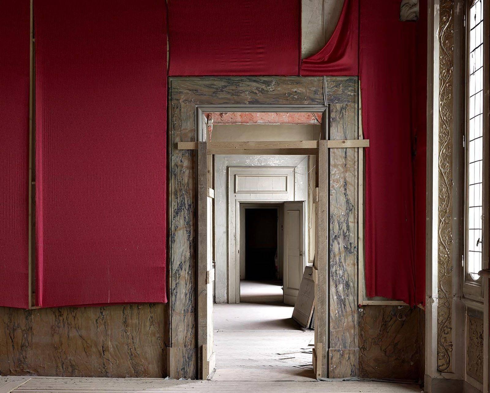 Massimo Listri Landscape Photograph - Palazzo Serristori, Firenze