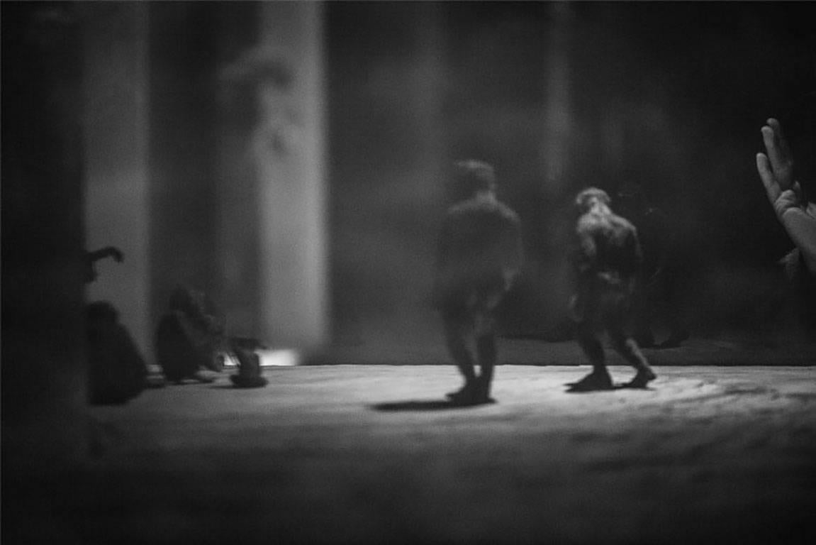 Black and White Photograph di Sofia Borges - Prima della Caverna di Platone