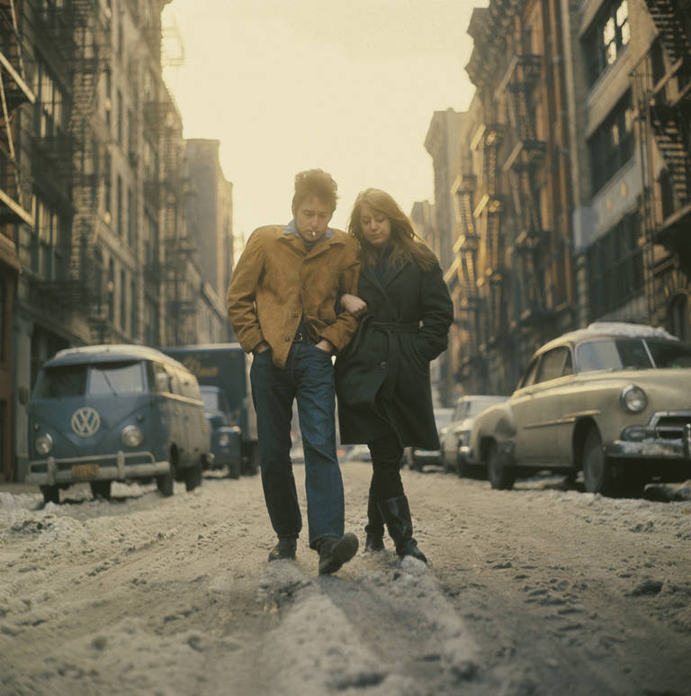 Don Hunstein Figurative Photograph – Bob Dylan in NYC