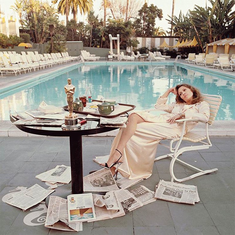 Terry O'Neill Portrait Photograph - Faye Dunaway at the Beverly Hills Hotel
