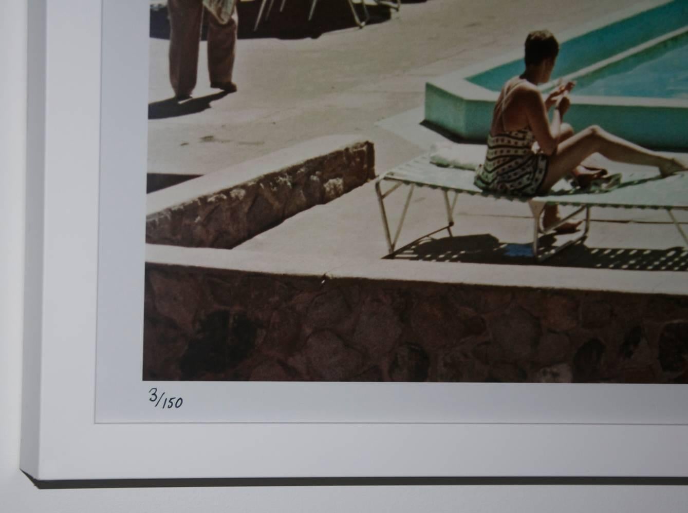 Britt Ekland in Porto Ercole (Ausgabe von Kelim Aarons Estate) – Photograph von Slim Aarons