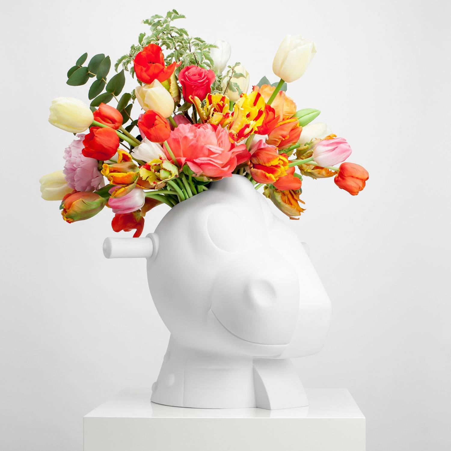 Split-Rocker Vase  - Sculpture by Jeff Koons