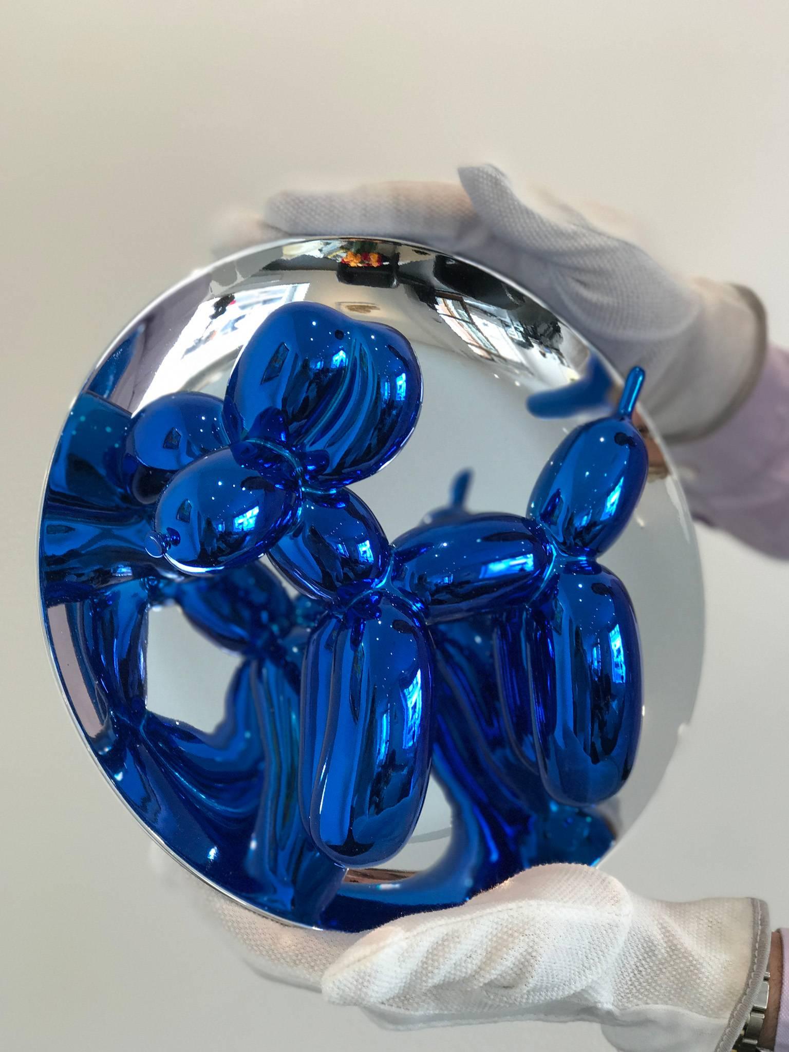 Balloon Dog (Blue) - Sculpture by Jeff Koons