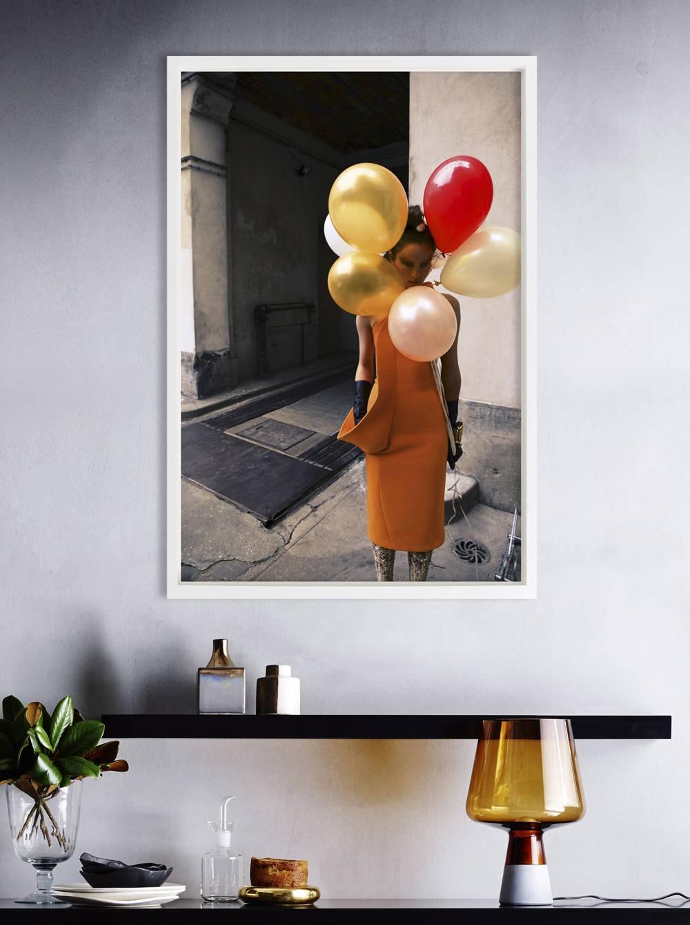 Fashion Model (Balloons) - Photograph by Claudia Knoepfel & Stefan Indlekofer