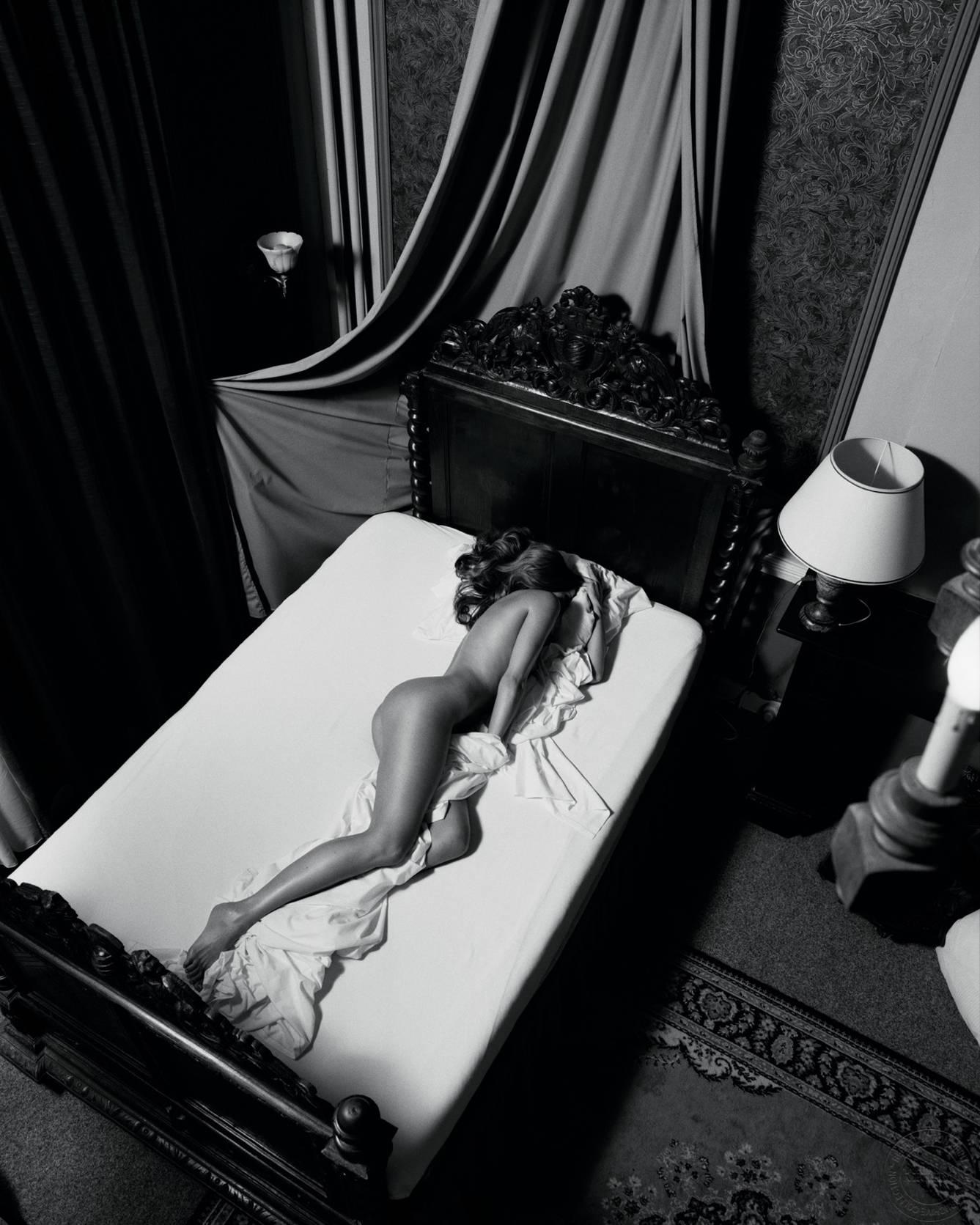 Paul Bellaart Black and White Photograph - Nude (Woman in Bed)