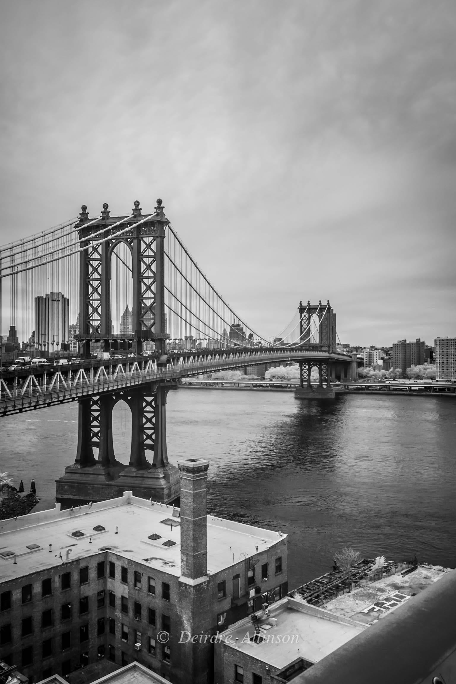 Deirdre Allinson Landscape Photograph - Connection. (Manhattan Bridge)