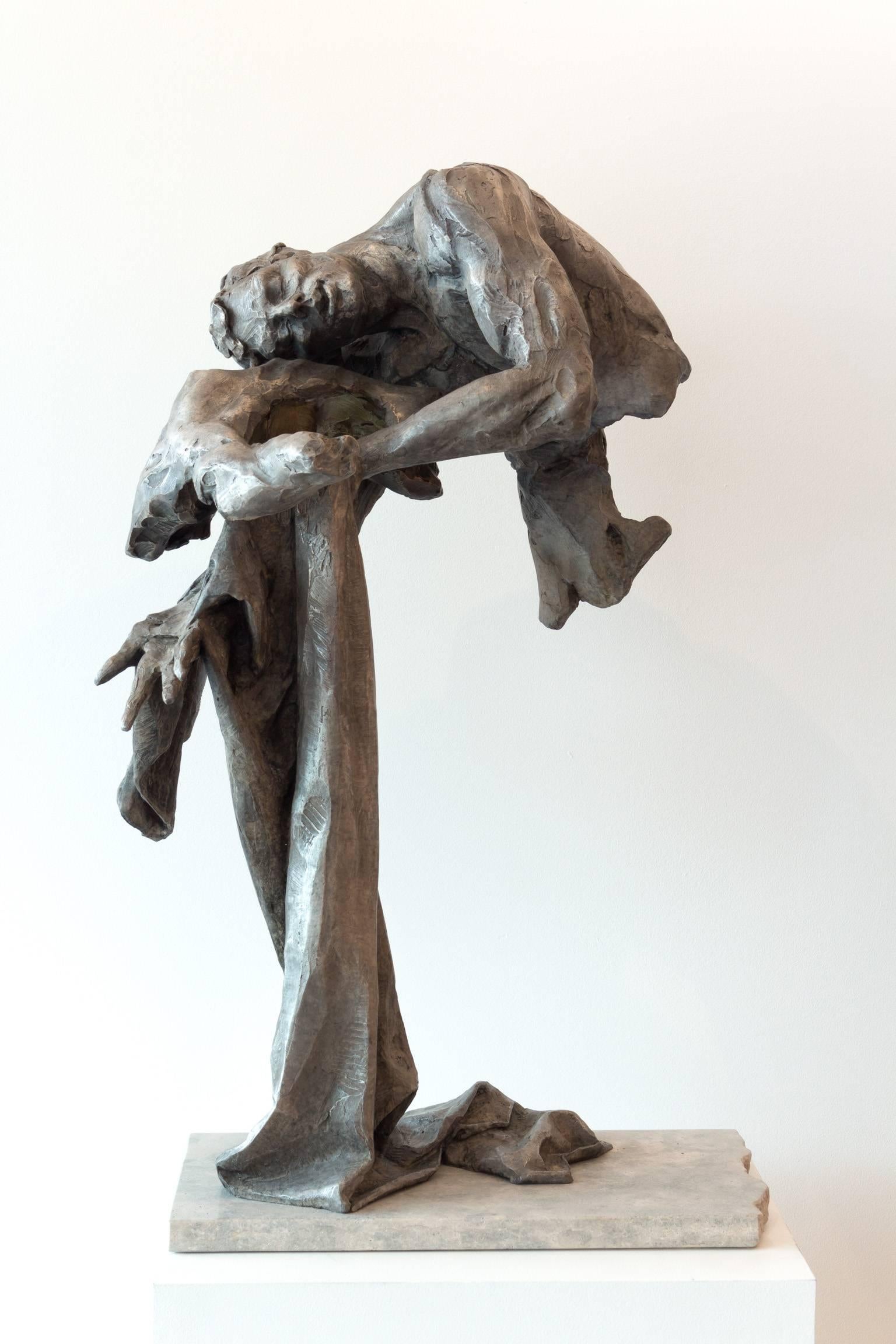 Larry Schueckler Figurative Sculpture - Entre Deux