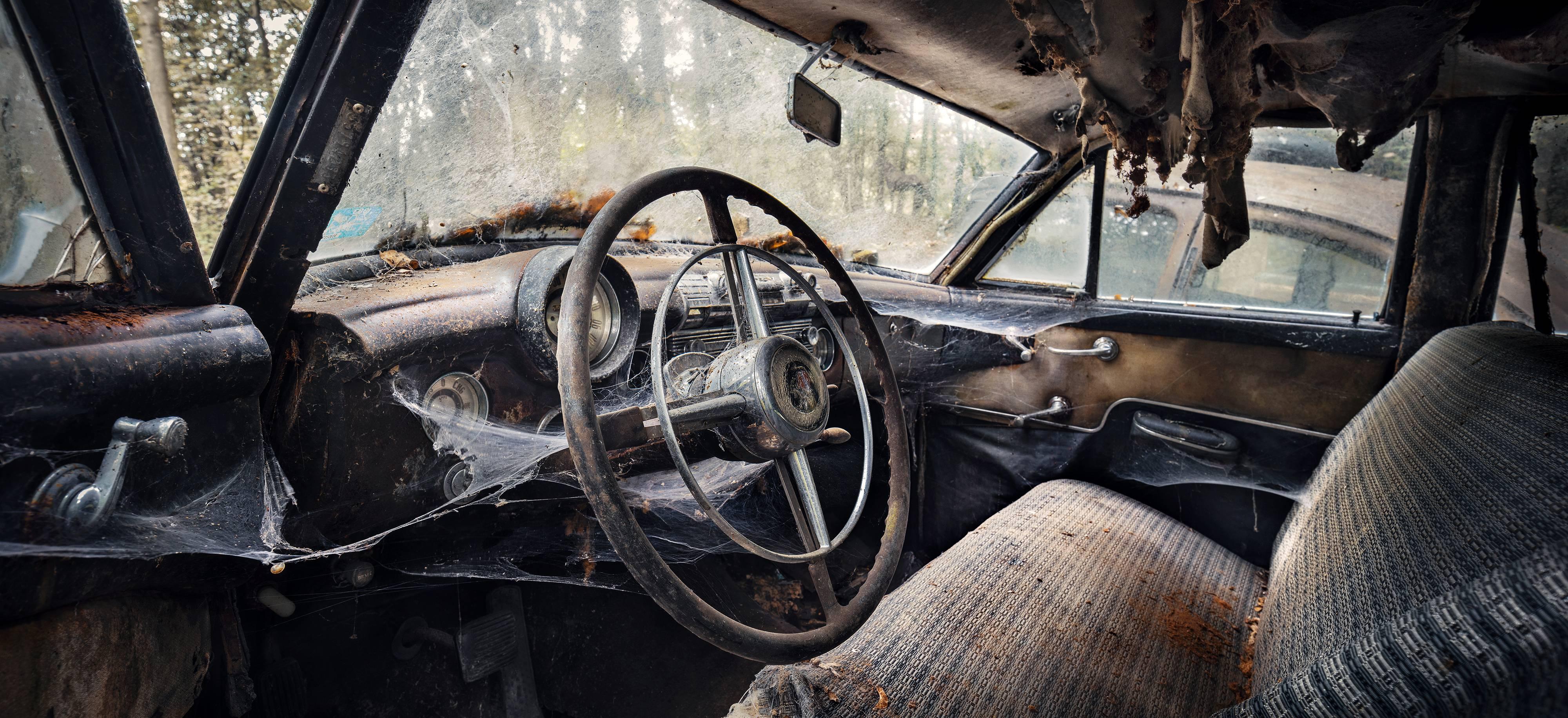 Jan Stel Figurative Photograph - Abandoned Car 01 - 2016