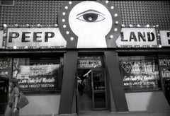 Peep Land, Times Square New York photographie 1978 (photographie de rue de New York des années 70) 