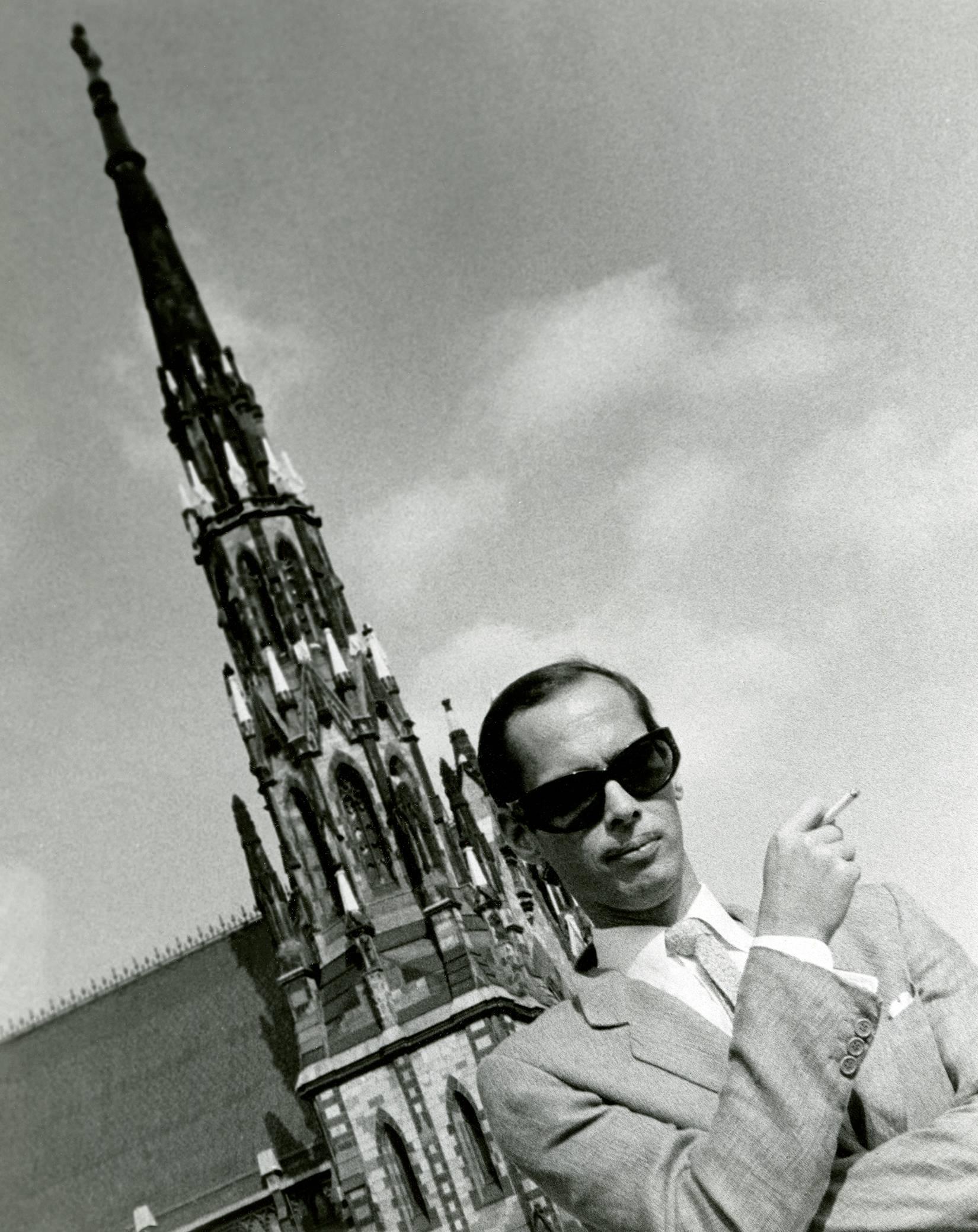 Portrait Photograph Fernando Natalici - Photographie de John Waters prise à Baltimore, 1985