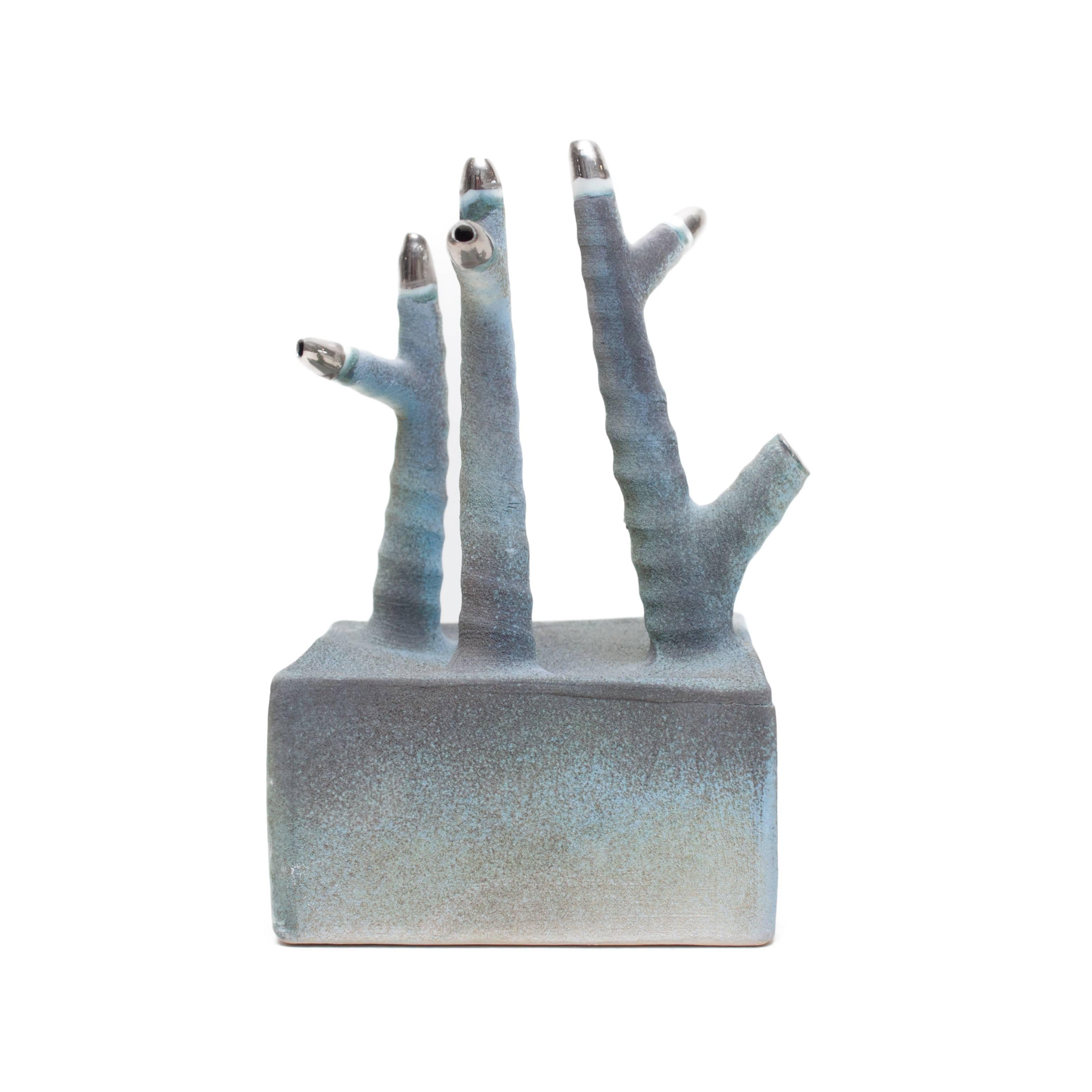 Sans titre - Argent Abstract Sculpture par Eva Zethraeus