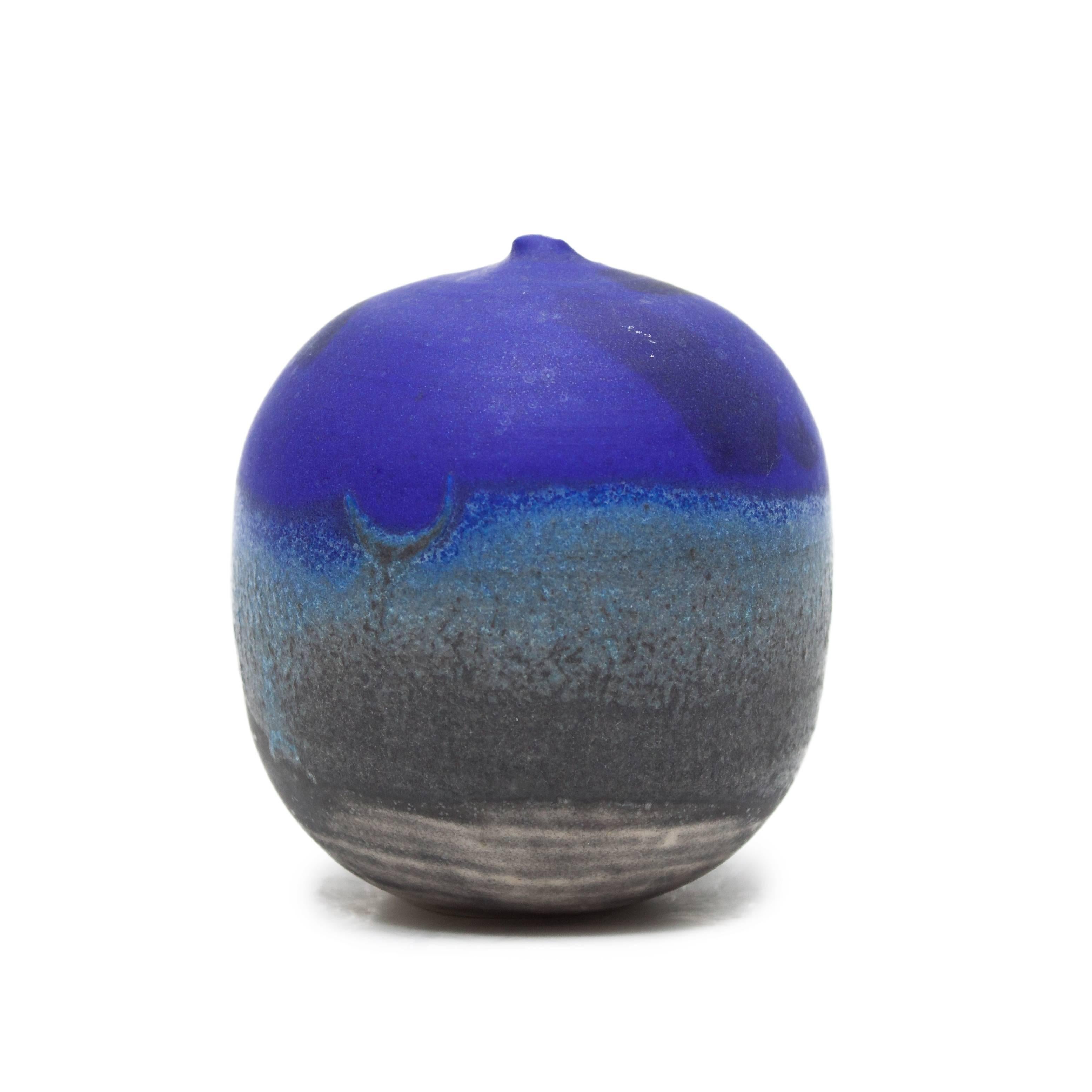 Cobalt Blue Moon Pot with Rattles - Contemporary Sculpture by Toshiko Takaezu