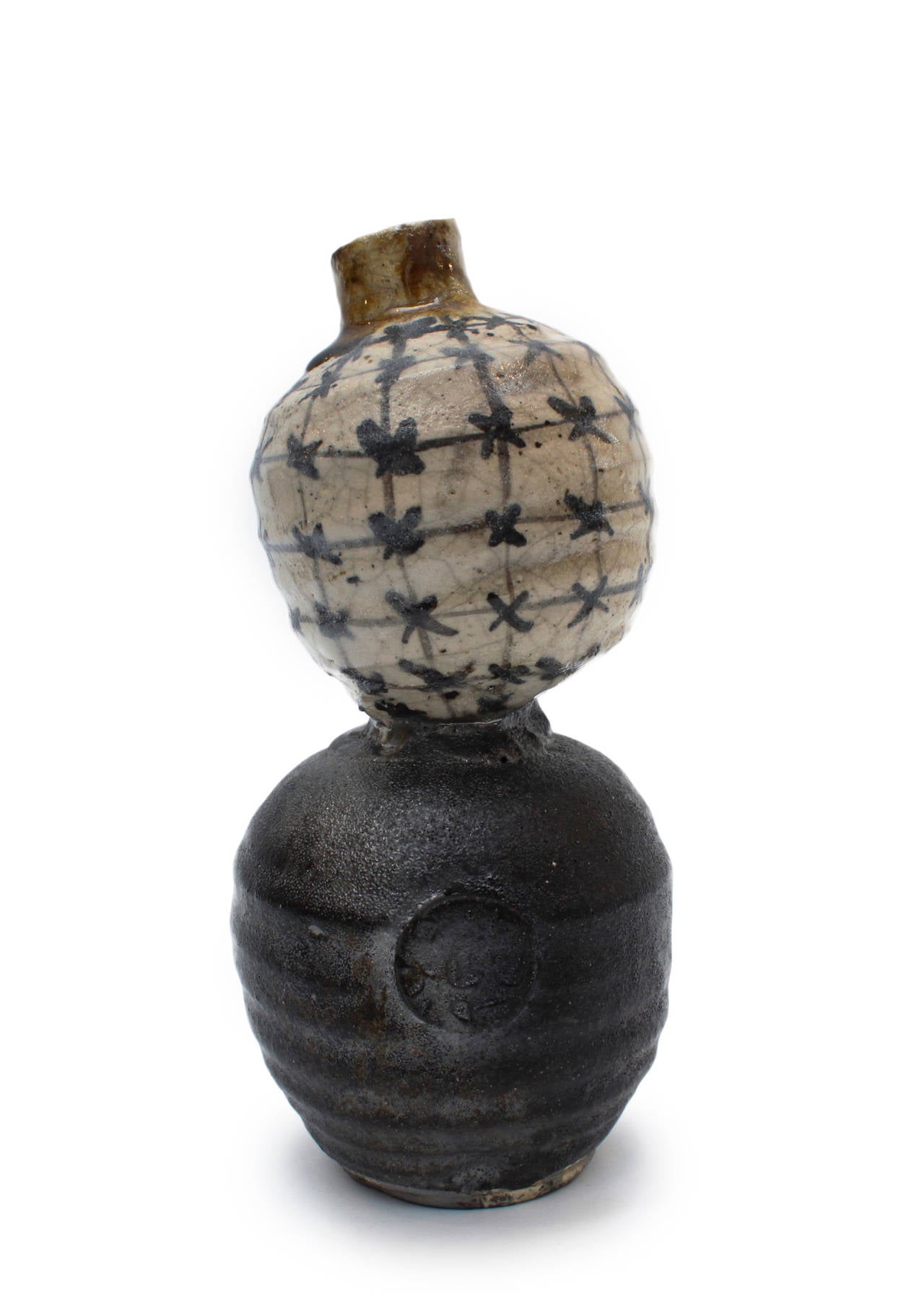 Hikidashiguro Vase 2 - Contemporary Art by Aaron Scythe