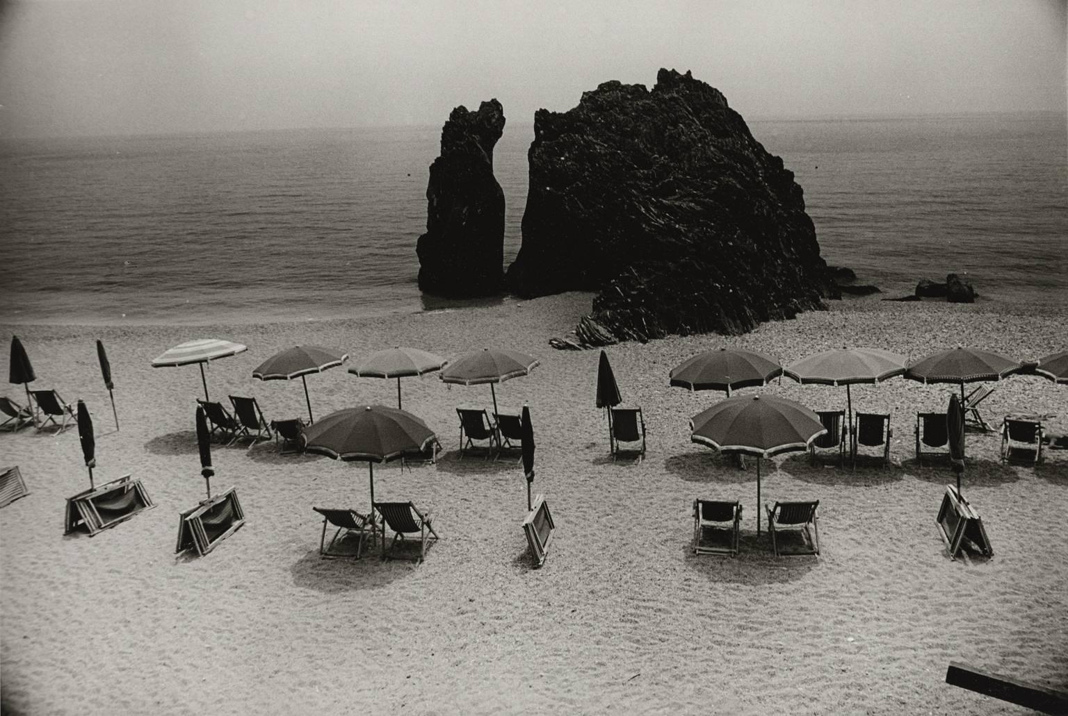 Ron Baxter Smith Black and White Photograph - Monterosso, Cinque Terre.
