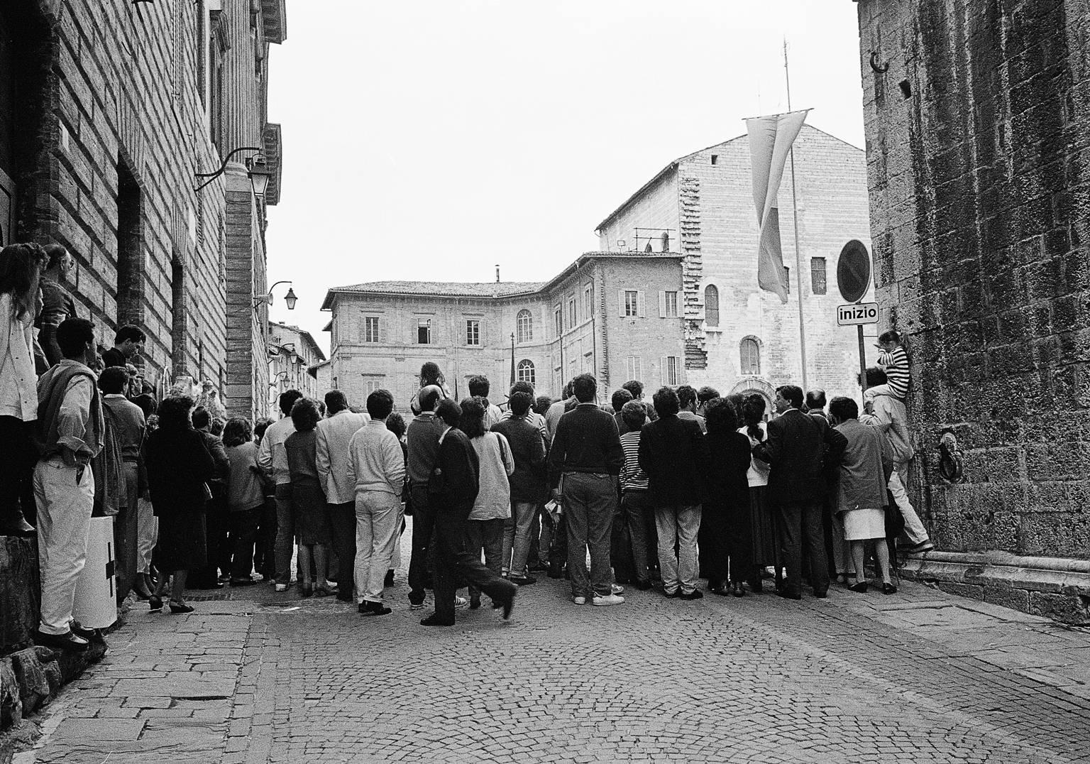 Ron Baxter Smith Black and White Photograph - Crowd Backs Firenze