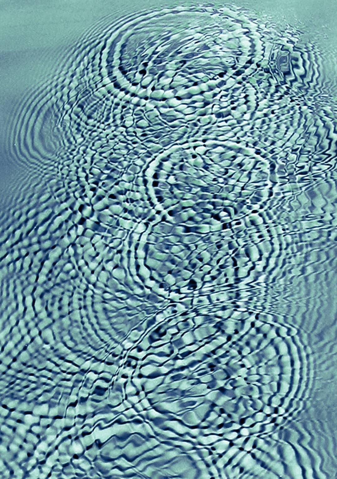 Ron Baxter Smith Abstract Photograph - Water Rings