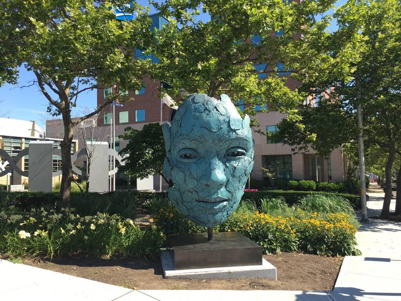 Fragment colossal - Contemporain Sculpture par Lionel Smit