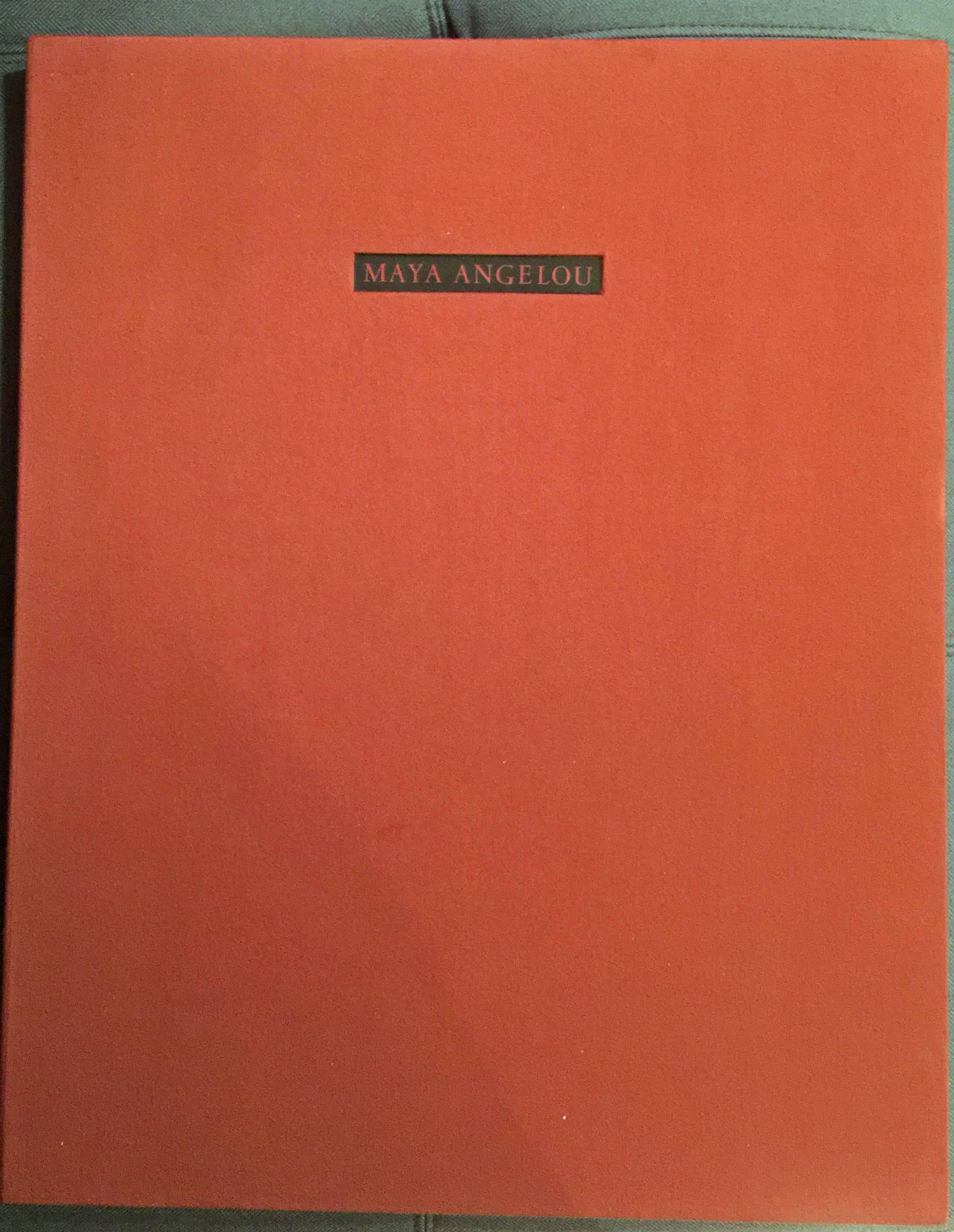 (Biggers:: John)illus. NOTRE GRAND Maîtresse par Maya Angelou. Éditions limitées:: NY:: 1994. Grand folio (22 x 17 3/4 pouces):: toile:: boîte à clapet en tissu:: 18 feuilles:: y compris des gribouillages:: titre:: texte du poème d'Angelou:: 5