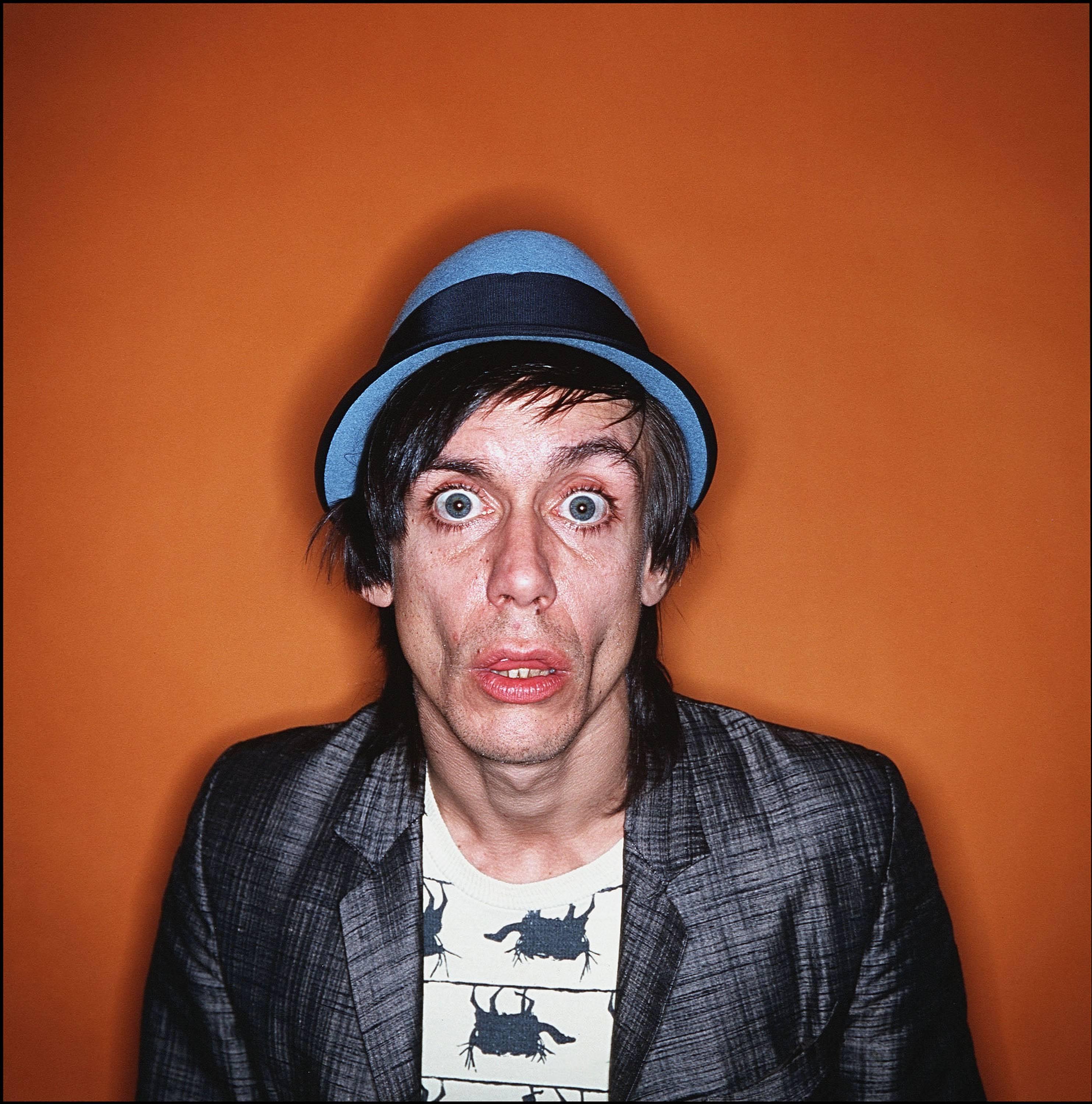 Allan Tannenbaum Color Photograph – Ringschnalle mit Iggy Pop, 1979