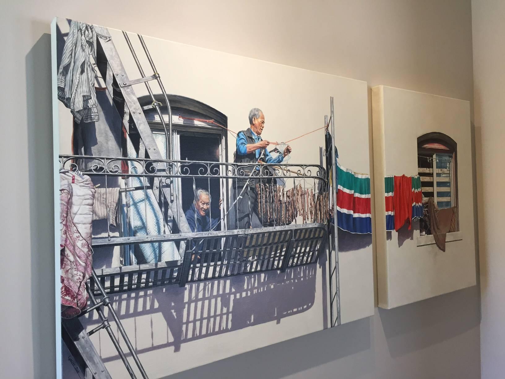 Rigging the Line / realismo figurativo Chinatown pittura iperreale - Painting Contemporaneo di Lynette Cook